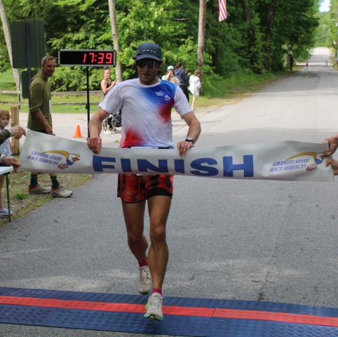 5k male winner Teddy Eyster of Durango, Colorado